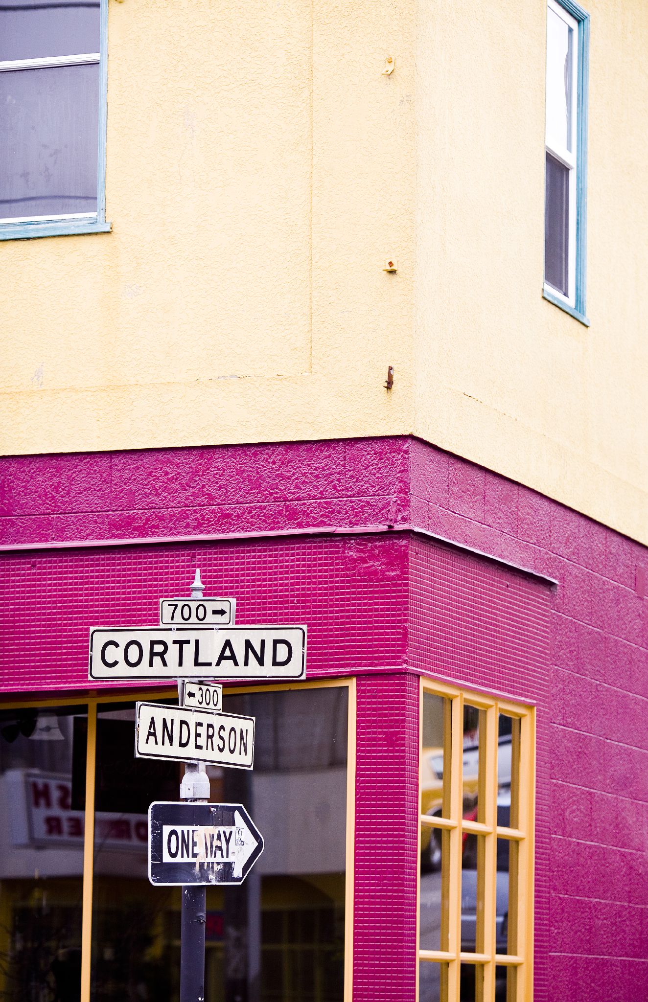 Photo of the intersection between Cortland Avenue and Anderson Street